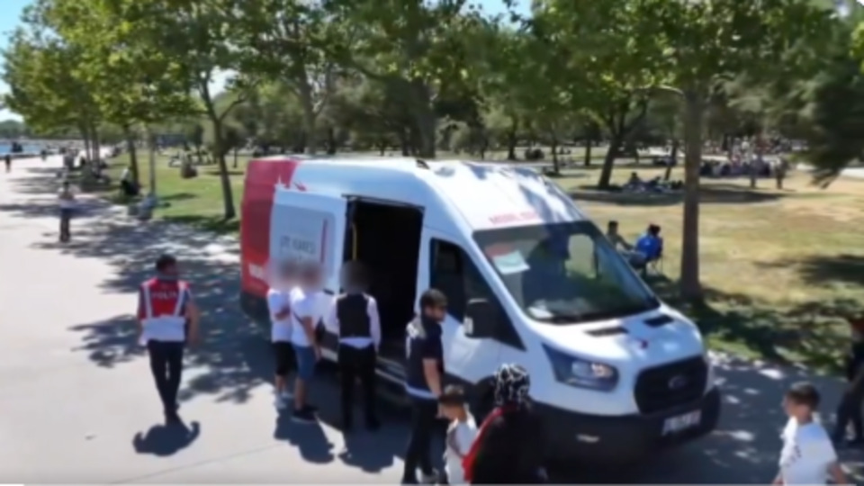 881 göçmen sınır dışı ediliyor