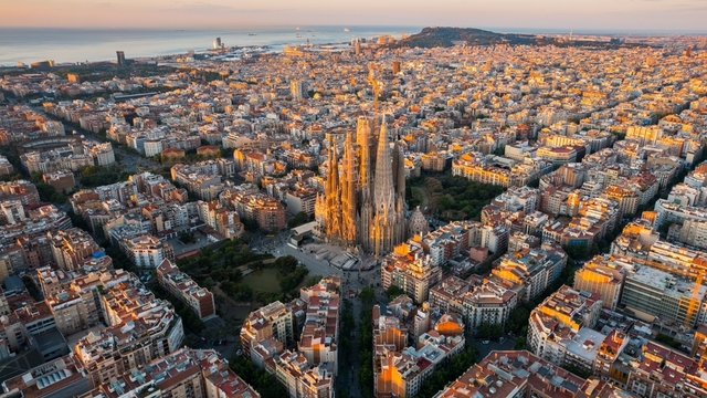 Barcelona'da turistlere ev kiralanması yasaklanacak