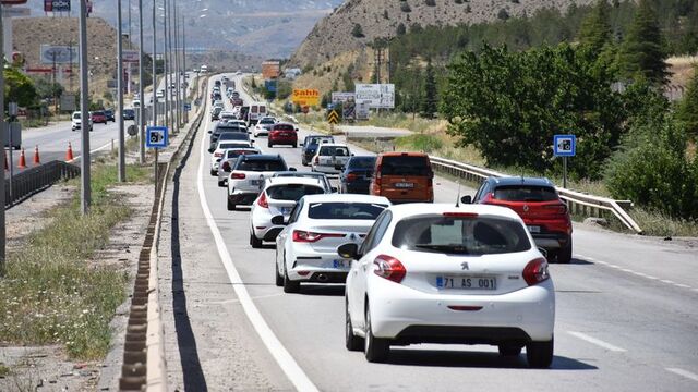 Kilit Kavşak'ta trafik yoğun