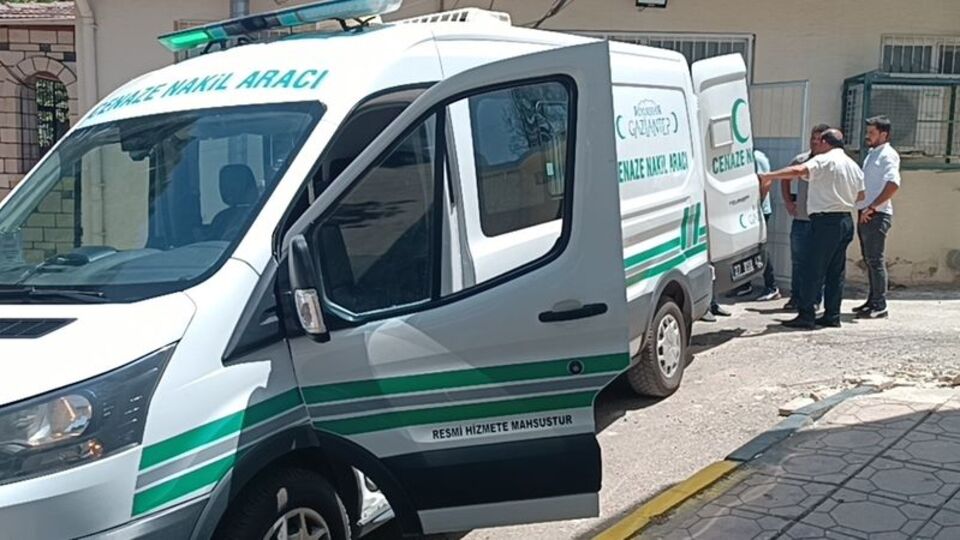 70 yaşındaki adam karısını öldürdü