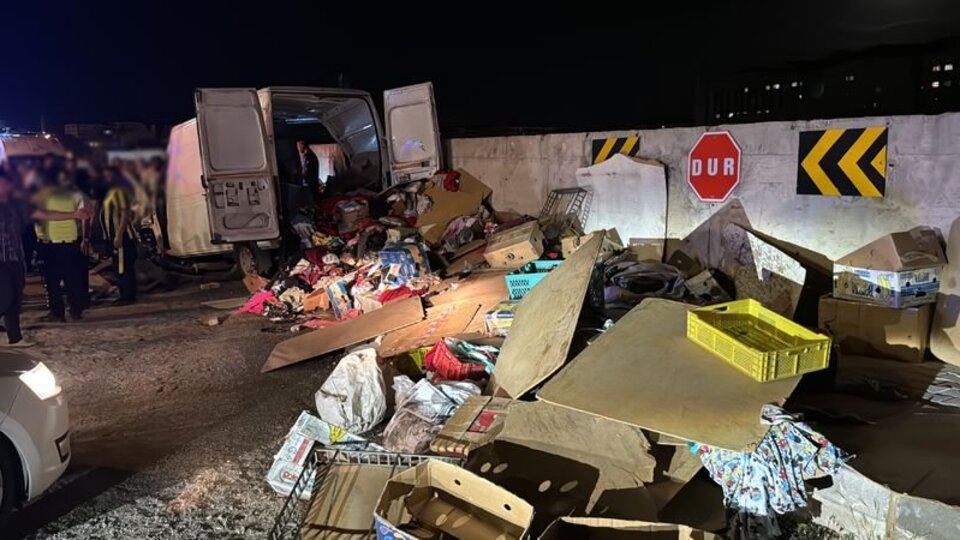 Elazığ'da minibüs devrildi: 1 ölü, 7 yaralı