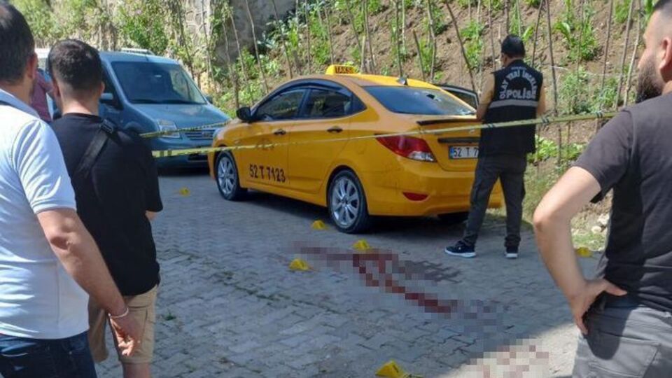 Muhtar tetiğe basıp polise teslim oldu!