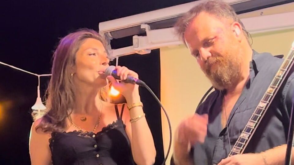 Sahnede sürpriz haber verdi