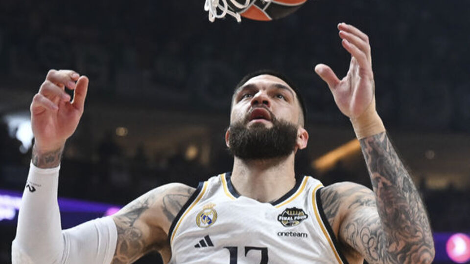 Anadolu Efes'e Fransız pivot!