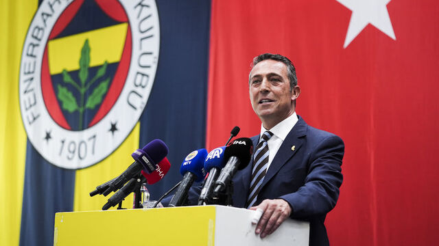 Ali Koç, milli yüzücülerle bir araya geldi