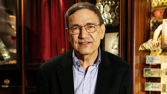 Orhan Pamuk Kars'a ne yaptı?