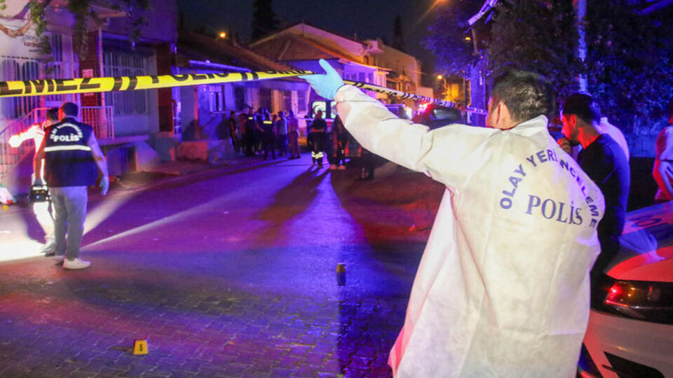 Silahlı çatışma anı kamerada: 1 ölü, 1 yaralı