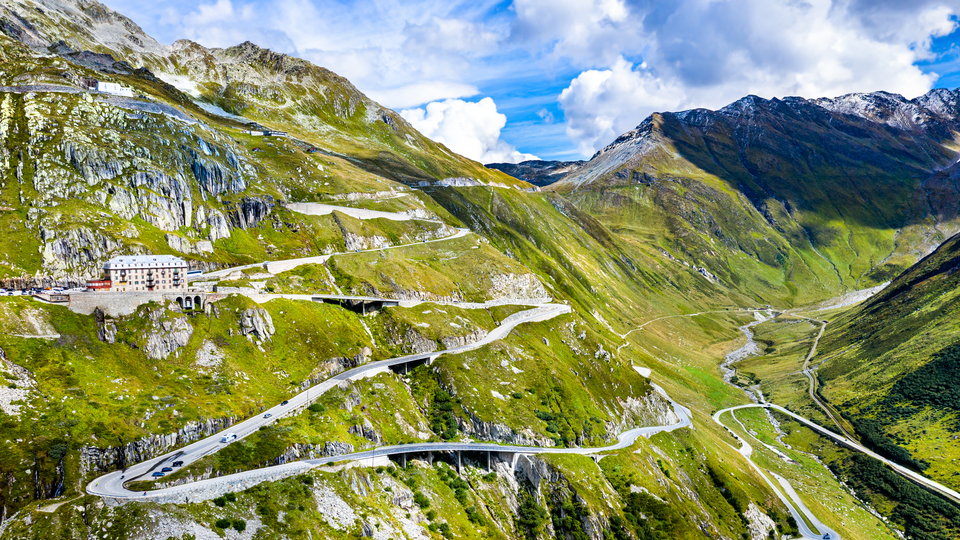 İsviçre Alplerinde ölümcül heyelan tehdidi!