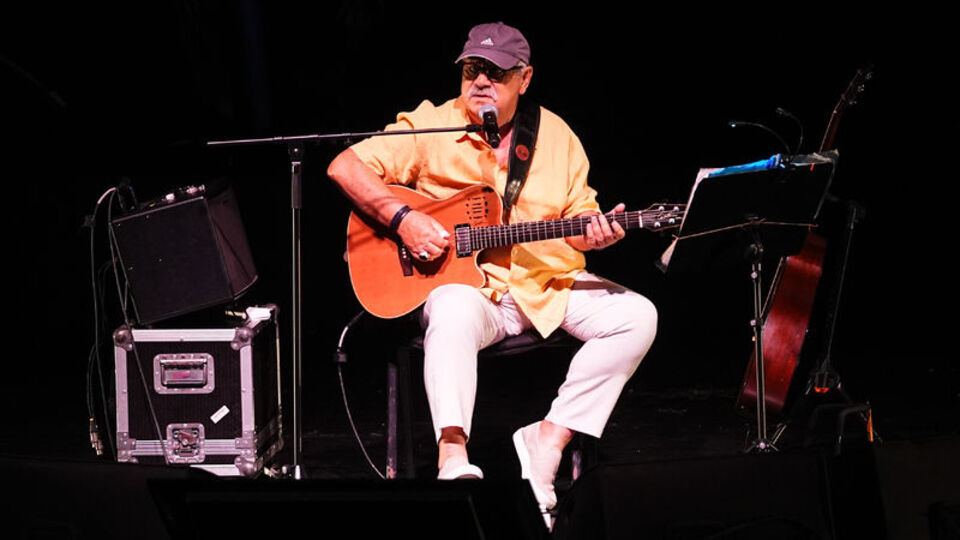 Bülent Ortaçgil 50. yılını kutladı