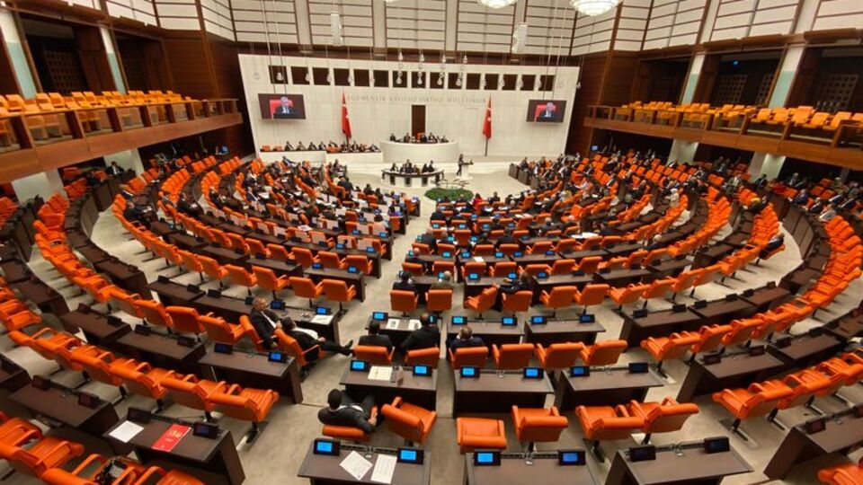 TBMM'nin çalışma süresi uzatıldı