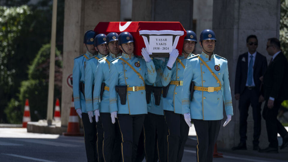 Yaşar Yakış için Meclis'te tören