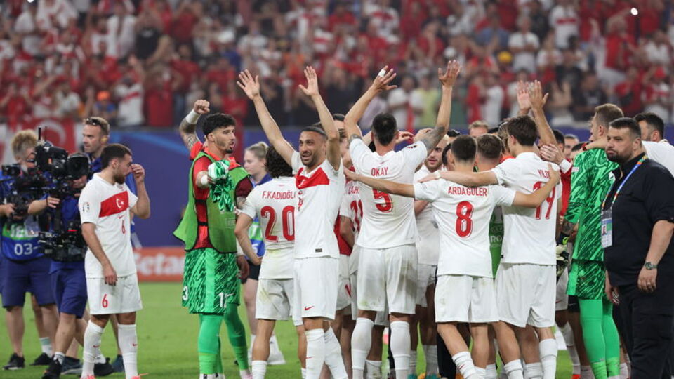 Dursun Özbek'ten Milli Takım'a destek