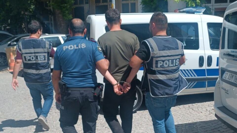 Tartıştığı babasını satırla öldürmüştü