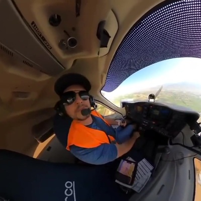 Havada motoru duran uçağı başarıyla piste böyle indirdi