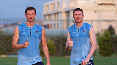 Taraftara mesaj yolladılar