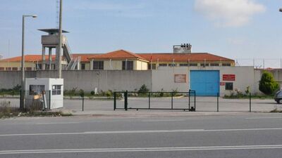 Cezaevinde yangın! 5 kişi dumandan etkilendi