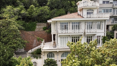 FETÖ firarisi İpek'in yalısı satıldı