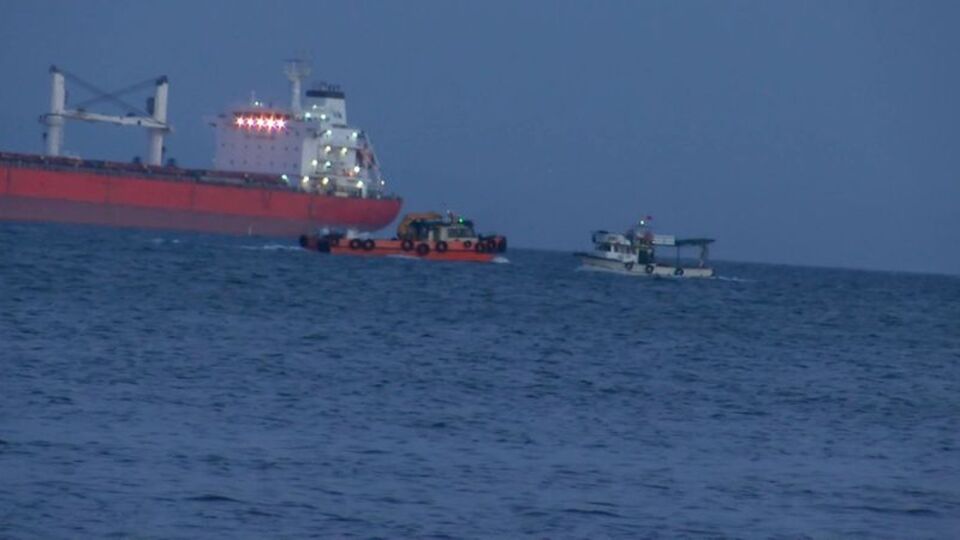 Karaya oturan kuru yük gemisi için harekete geçildi