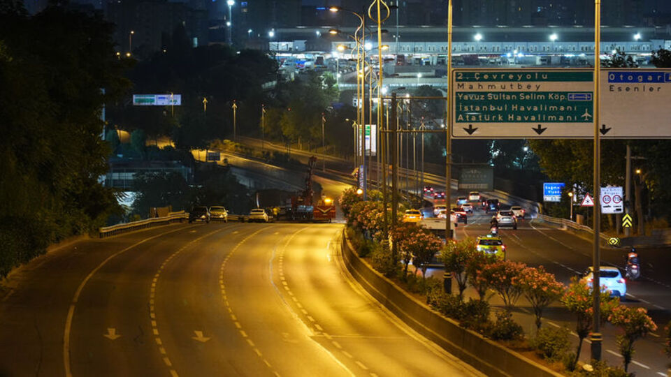 Sağmalcılar Viyadüğünde yol bakım çalışması
