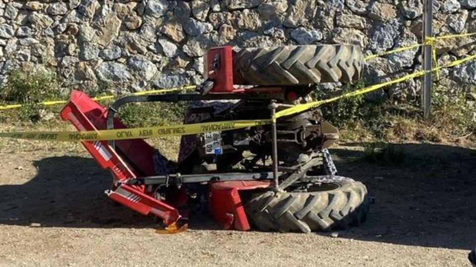 İki arkadaş traktöre çıkıp oturdu! Öldüren oyun!