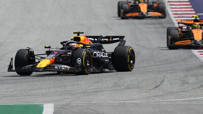 Sprintte kazanan Verstappen