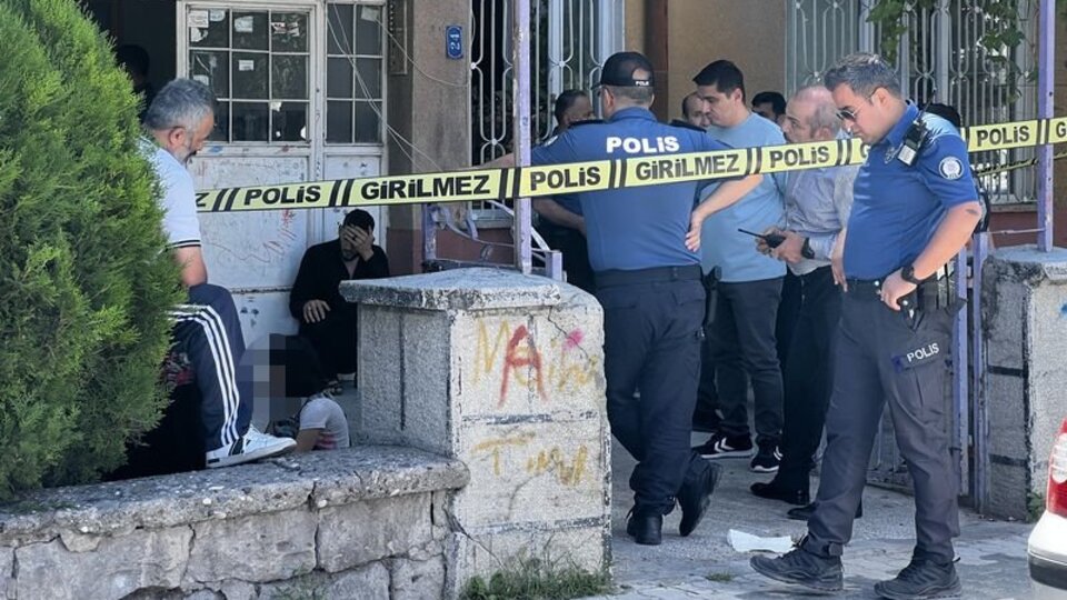 5 yaşındaki oğlu başından vurdu!