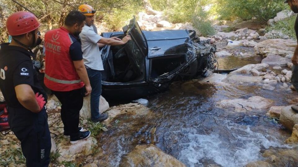 200 metreden dereye uçtu!