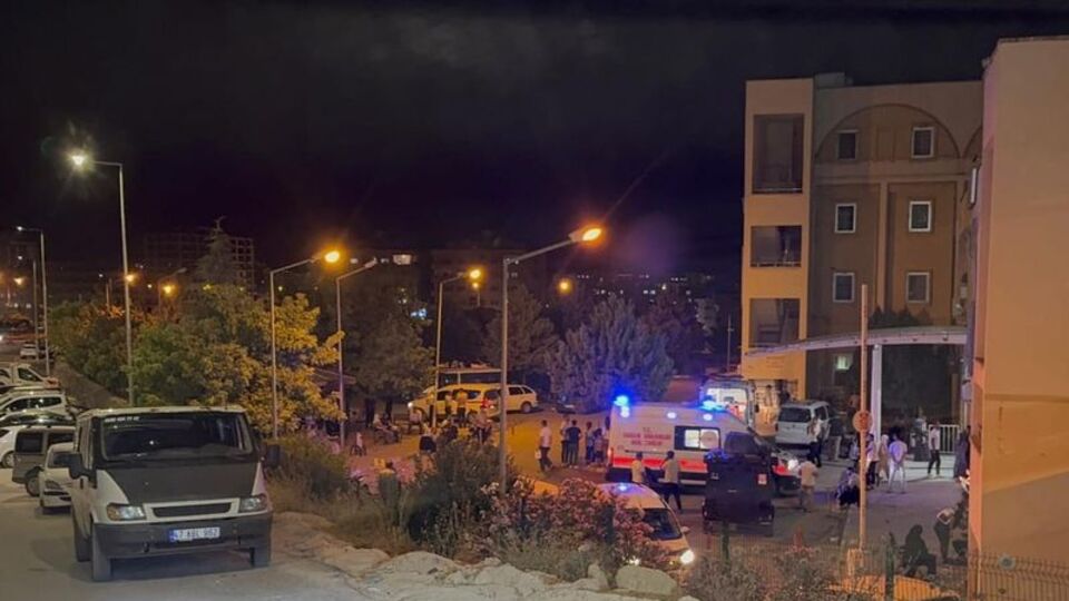 İki aile birbirine girdi: 10 yaralı