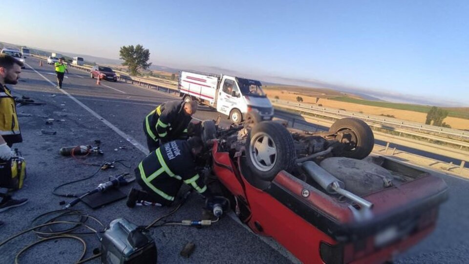 Bilecik'te otomobil takla attı: 1 ölü, 1 yaralı