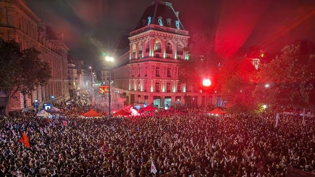 Paris'te aşırı sağ protestosu!