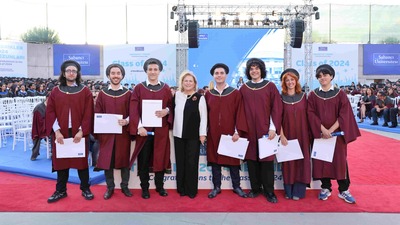 Sabancı 22'inci dönem mezunlarını verdi