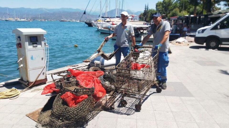 Denizden market arabası çıktı