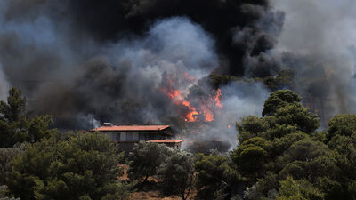 Yunanistan'da 24 saatte 52 orman yangını