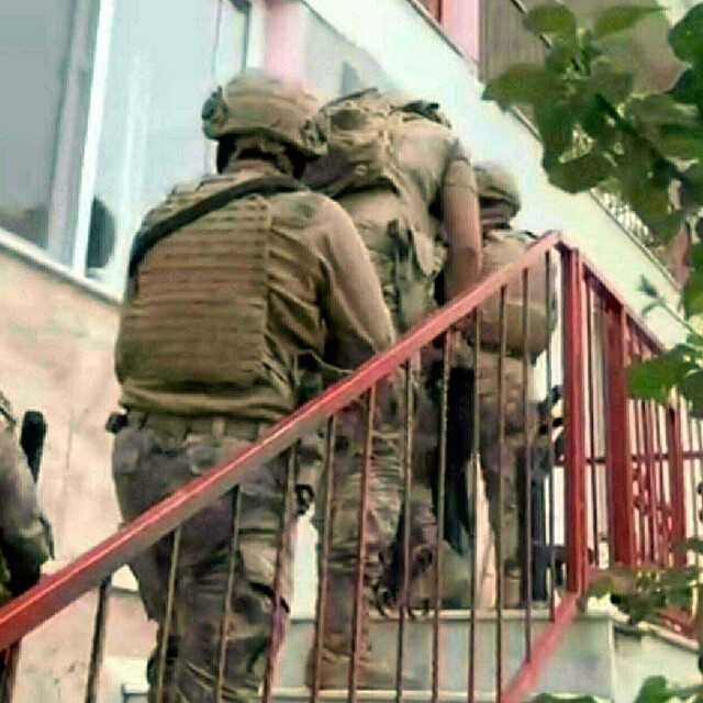 İzmir'de DEAŞ operasyonu: 11 gözaltı