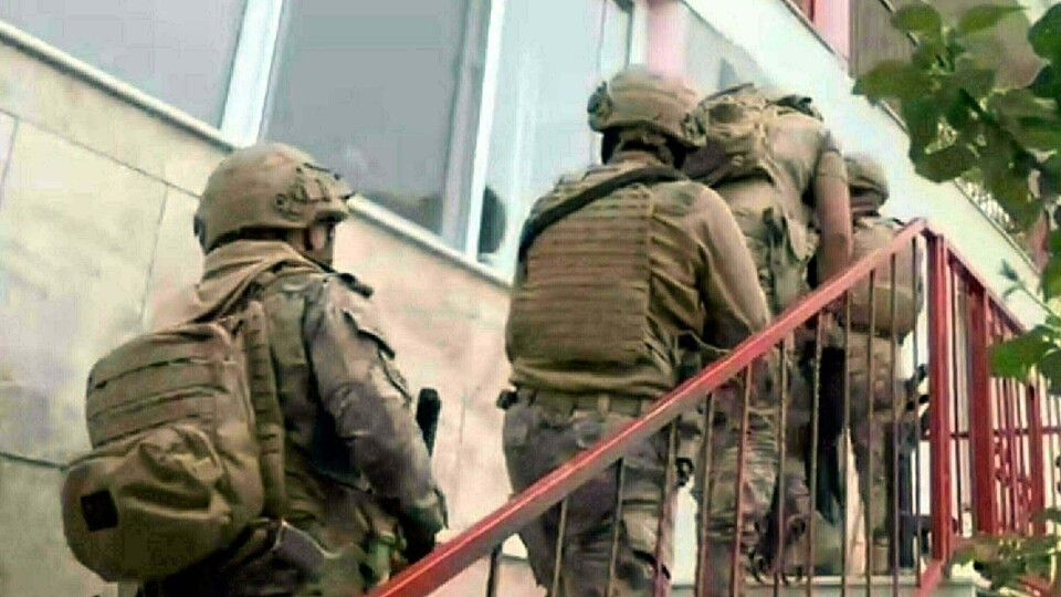 İzmir'de DEAŞ operasyonu: 11 gözaltı