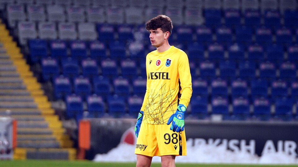 Trabzon'un genç kalecisine yoğun ilgi