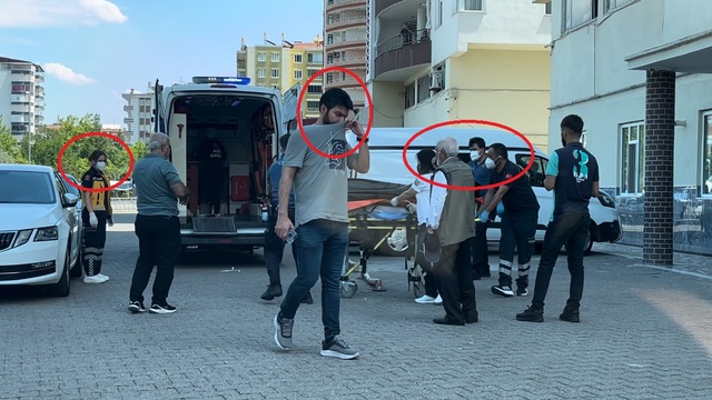 Kötü koku ihbarından ceset çıktı! Eve giren sağlık ekibi fenalaştı