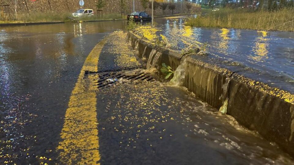 Sağanak ve fırtına uyarısı