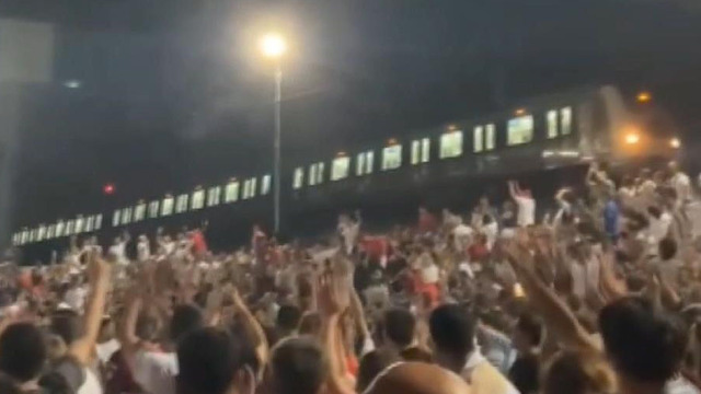 Makinist Marmaray'ı durdurdu, Avusturya zaferi coşkusuna ortak oldu