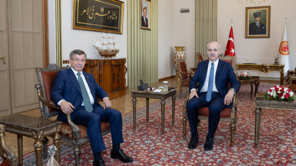 Yeni anayasa görüşmeleri sürüyor