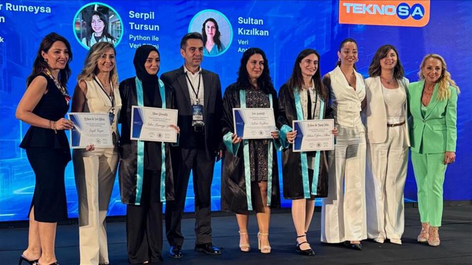 Geleceğin kadın liderlerine sertifika