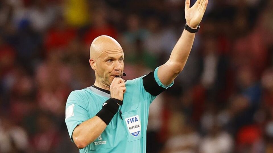 Çeyrek finallere İngiliz hakemler!