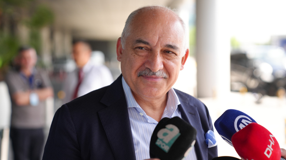 "İlkleri yaşıyor, yaşatıyoruz"