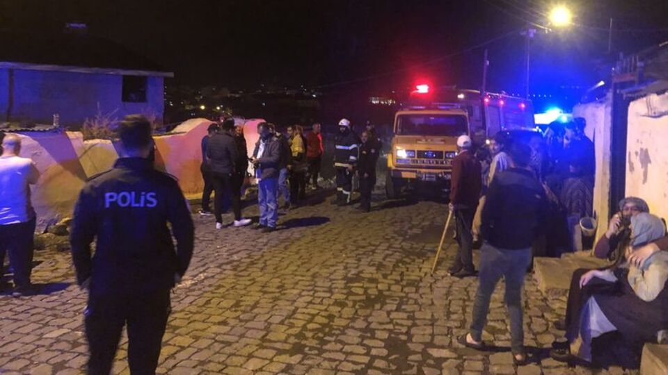 Ocakta unutulan yemek yangın çıkardı