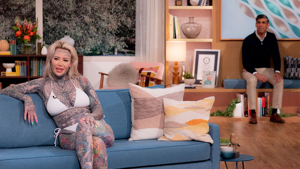 Seçim arifesinde tartışmalı poz