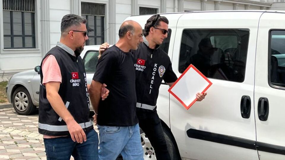 Karısını ve 2 çocuğunu yaraladı