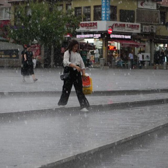 İstanbul'da sağanak ne kadar sürecek?