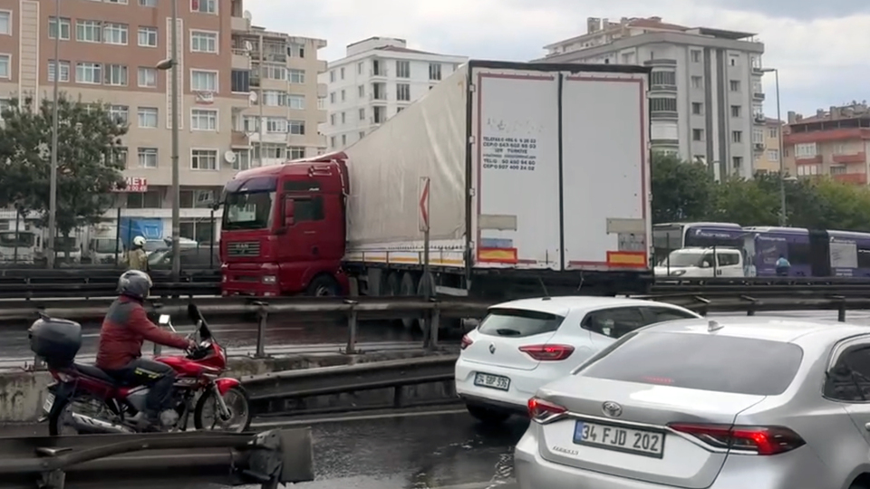 E-5'i kilitleyen kaza