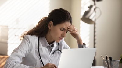 Sağlıkçılar şiddete karşı etkin çözümler istiyor