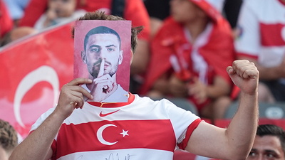 Merih Demiral'a dev destek!